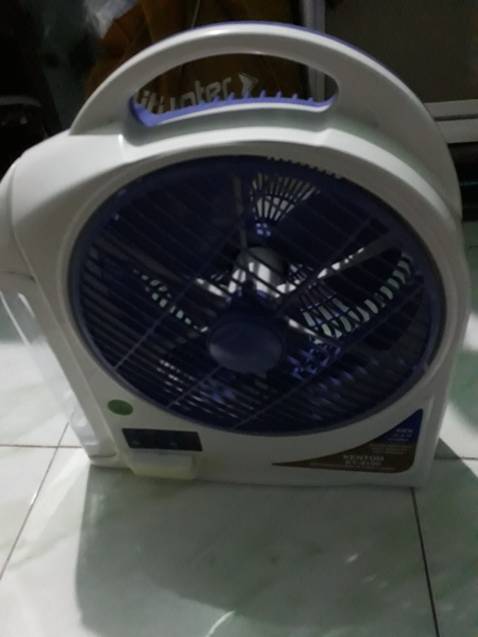 Máy mới mua về hoạt động được vài tiếng. Sau khi sạc full sử dụng quạt quay yếu chạy được vài phút là tắt, đèn sáng yếu.
Anh, chị cân nhắc khi mua. Bây giờ quạt sac của tôi đang trong giai đoạn bảo hành. Chứ k được đổi mới. Rất không hài lòng về sản phẩm này.