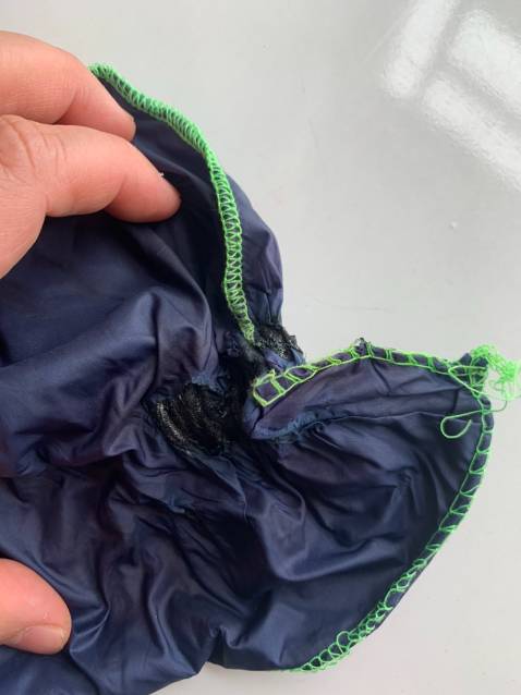 Sản phẩm mua về sài mình để nấc 5-6 đã bị quá nhiệt, làm phần vỏ bị nóng chảy, chút nữa thì bị cháy. Đề nghị Tiki hỗ trợ bảo hành/đổi trả.