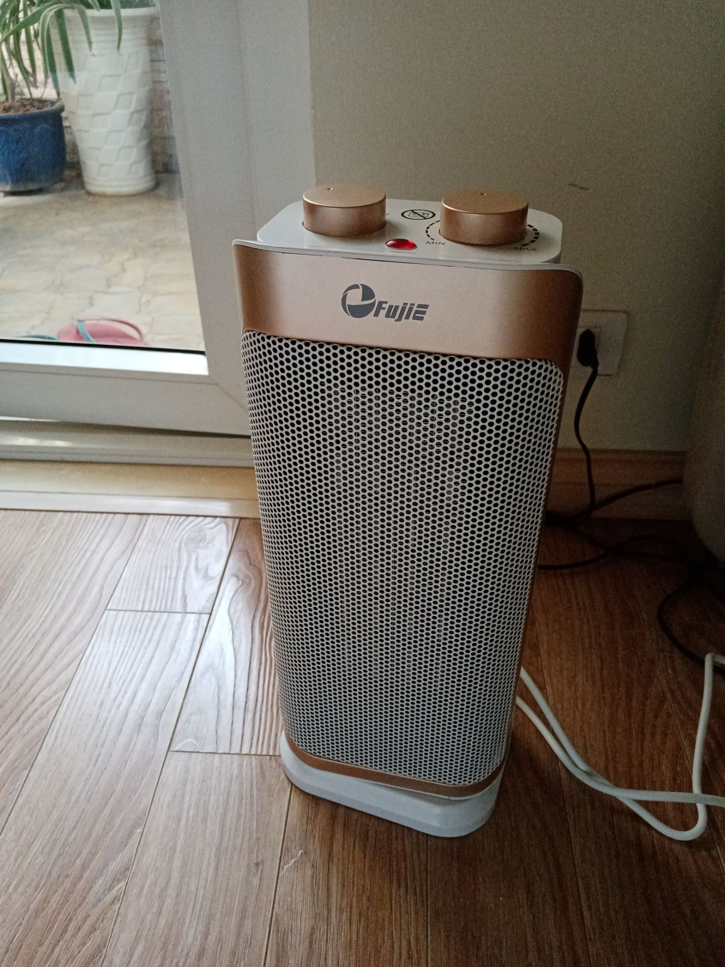 Sản phẩm: làm ấm yếu. mình chạy gần 2 tiếng mà ko ấm nổi cái phòng tắm 6m2. lúc chạy thì chỉ hơi có mùi. sau khi tắt đi thì mùi khét lẹt cả phòng.?
Dịch vụ của tiki thì vẫn tốt như mọi khi ❤️ Sản phẩm: làm ấm yếu. mình chạy gần 2 tiếng mà ko ấm nổi cái phòng tắm 6m2. lúc chạy thì chỉ hơi có mùi. sau khi tắt đi thì mùi khét lẹt cả phòng.?
Dịch vụ của tiki thì vẫn tốt như mọi khi ❤️