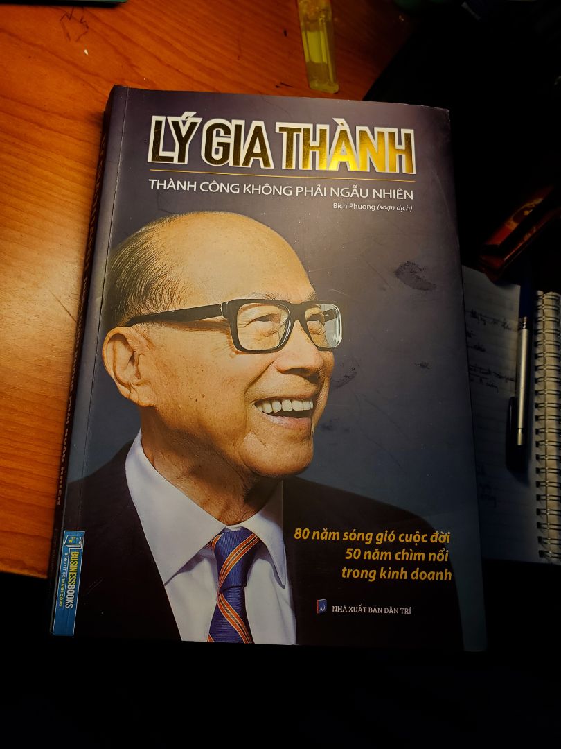 Rất ưng ý. sách giao rất nhanh. hôm trước tới sáng hsau là có rồi. bọc đẹp. sách chất lượng tốt. mình hay mua trực tiếp vì sợ sách mua tiki chất lượng không tốt. nhưng cứ làm tốt thế này thì chăm mua tiki mất thôi.