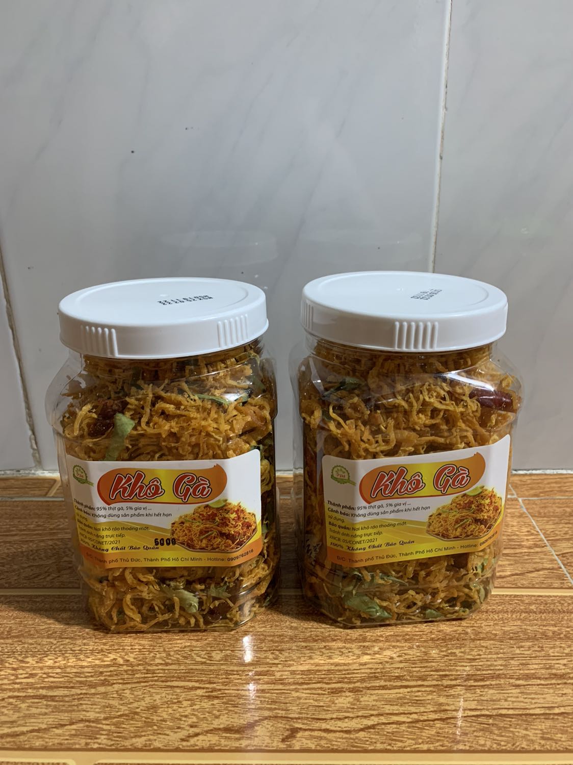 Khô gà mềm, ngon, vị vừa ăn. Hàng mới đóng, sản phẩm được đóng gói sạch sẽ và cẩn thận. Đây là lần thứ 2 mình mua sp của shop. Sẽ ủng hộ lâu dài.