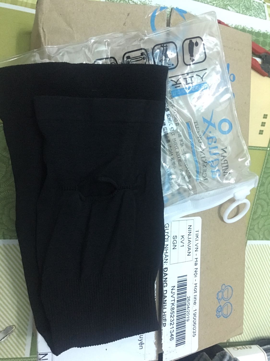 đặt sl1 thì mình nghĩ là 1 cặp nhưng shop giao có 1 cái thì sao mang đây :)))) shop gửi lại nhé
dc cái thun tốt, mát 
 3* là quá dễ tính rồi đó :)))