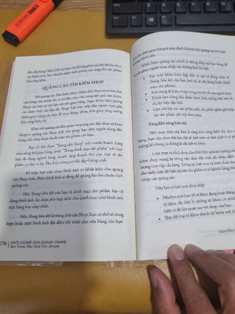 Các trang đầu thì hay nhưng đến phần quảng cáo từ khóa thì rất ít ảnh minh họa, gây khó khăn.
Cũng không có chiến dịch lượt đấu giá từ khóa
Mà chỉ tập trung nói về cấu hình sản phẩm cấu hình shop