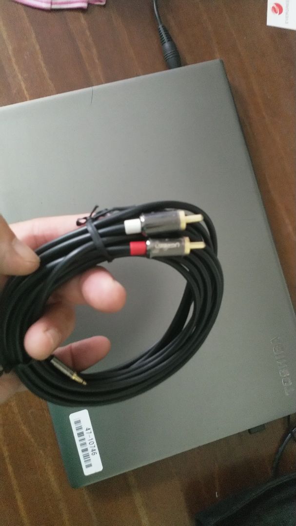 Cáp chất lượng rất tốt, cảm giác cao cấp, jack cắm tiếp xúc tốt, kg bị rè