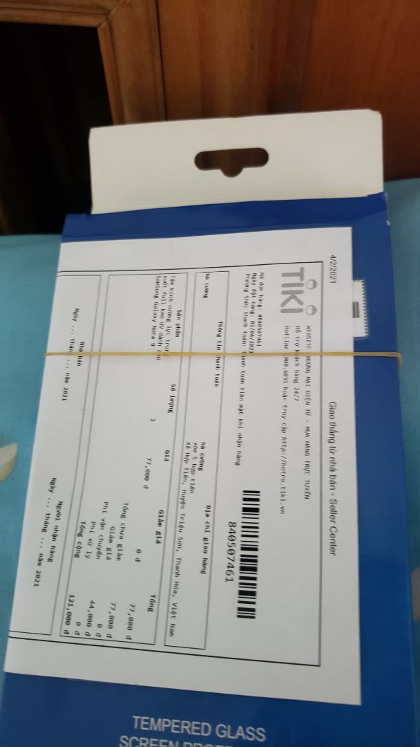 ko biết chất lượng kính thế nào. nhưng mẫu mã nhìn đc