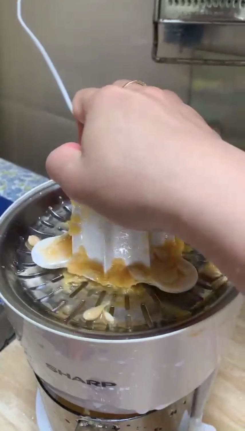 Máy bị lỗi không chạy dù không bị kẹt ở động cơ hay gì cả. Đề nghị Tiki cho đổi trả