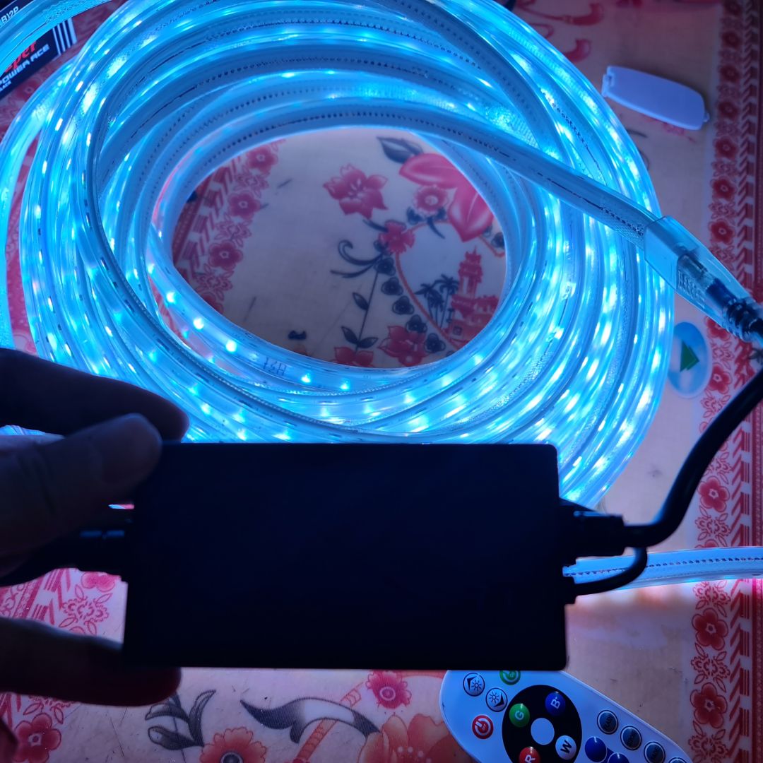 Đèn quá đẹp, nhìn siêu chắc chắn và bền, có điều khiển chọn được nhiều màu. Giá hợp lý. Lần sau sẽ ủng hộ.