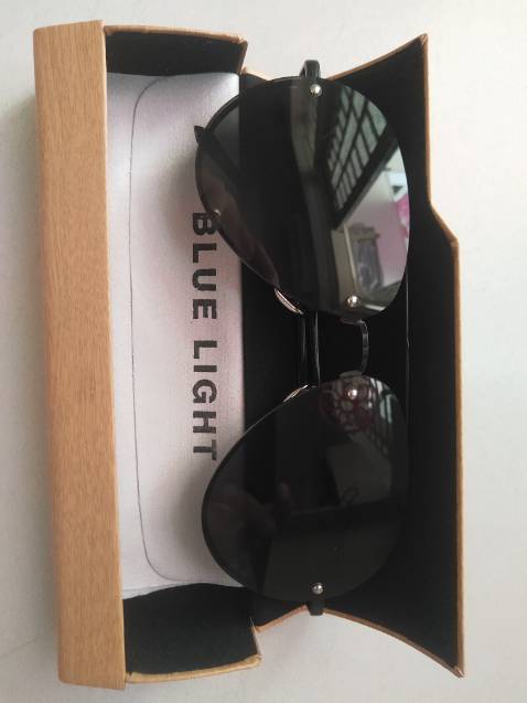 Kính đúng theo yêu cầu đơn hàng, nhìn chắc chắn và hoàn thiện tốt