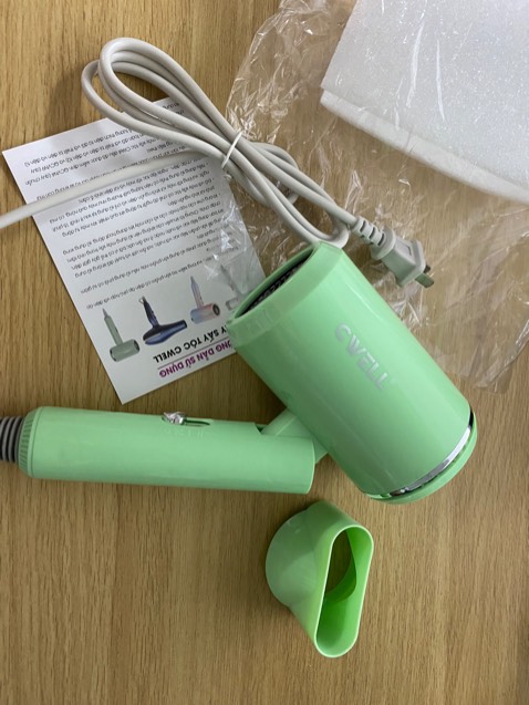 hàng Cwell nhìn rất sang ạ, cầm tay rất chắc chắn, máy nhẹ sấy nhanh khô lắm ạ