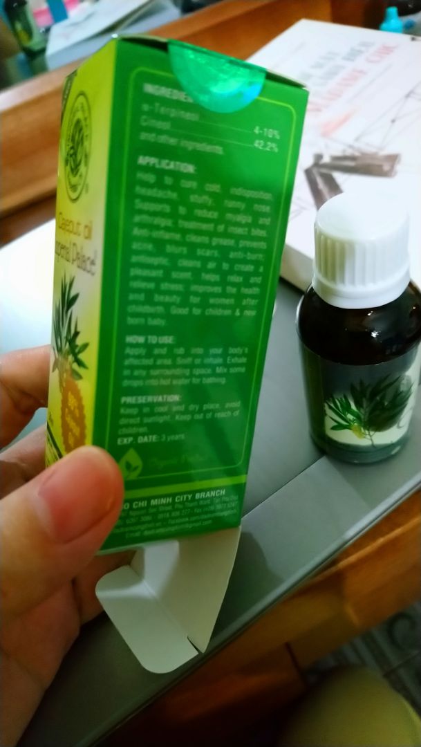 Niêm phong phần trên nhưng không niêm phong phần dưới hộp. Mặc dù chai vẫn nguyên seal nhưng không hiểu sao loang lổ và đổ hết ra hộp. Nhận hàng mà mở ra dính hết dầu ra tay. Niêm phong phần trên nhưng không niêm phong phần dưới hộp. Mặc dù chai vẫn nguyên seal nhưng không hiểu sao loang lổ và đổ hết ra hộp. Nhận hàng mà mở ra dính hết dầu ra tay.