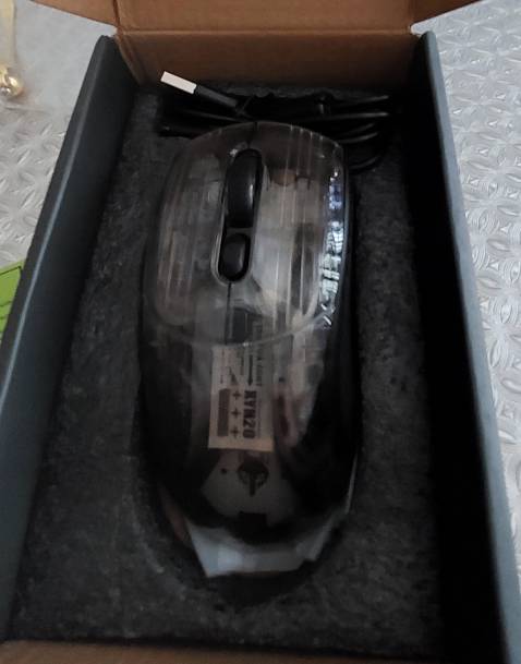 Chuột nhạy, mượt, đèn led đep