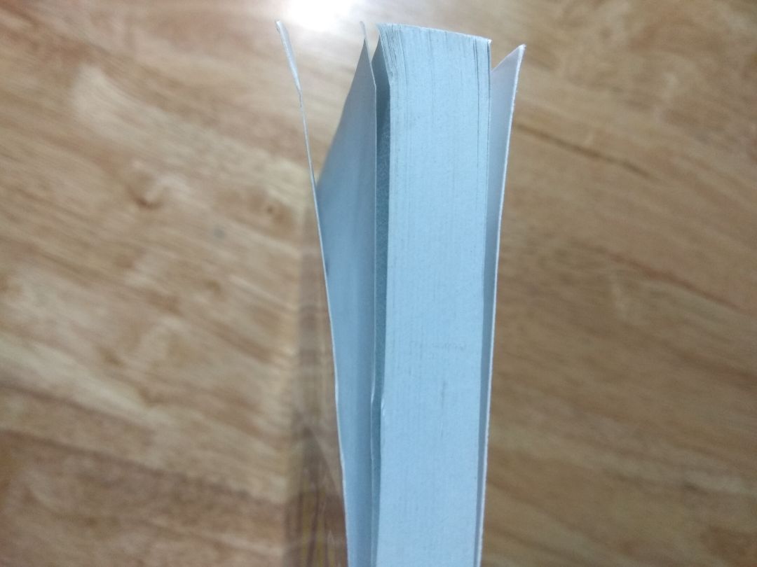 Khá thất vọng với quyển sách này sách mới mở ra mà đã như thế xin mọi người đừng mua tốn tiền