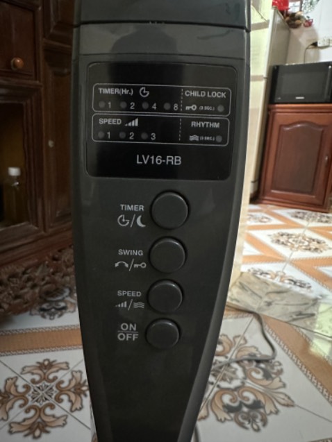 Sản phẩm giao sai model
Đúng là LV16-RV, giao LV16-RB, hình dáng, chi tiết, nút bấm đều sai khác