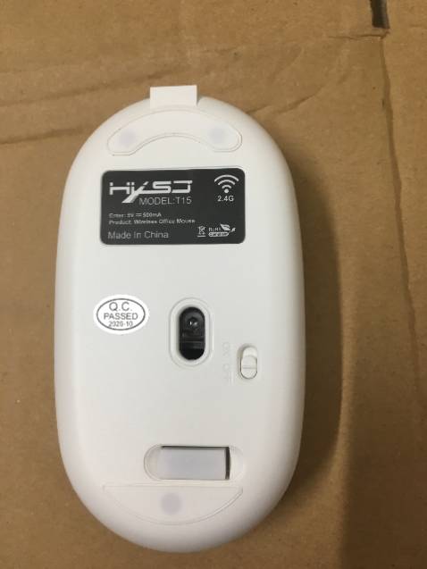 mua của shop Mall lên yên tâm hàng chính hãng ạ đầy đủ hộp, phiếu bảo hành, chuột, dây sạc 
màu trắng đẹp 
chuột dùng rất thích