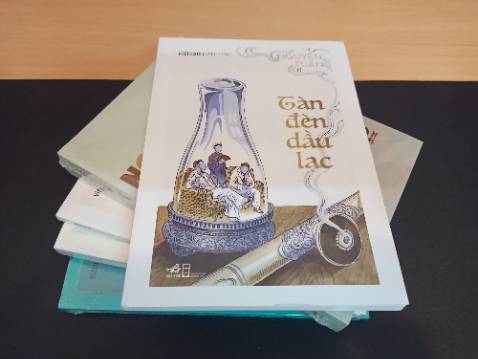 Tuyển tập Việt Nam danh tác do Nhã Nam ấn hành. Sách đẹp, in giấy đẹp. Sách trong hộp giao hàng được Nhà sách gói bọc tốt, nhưng khi nhận không còn nguyên seal bọc, gáy bị cấn dập, bìa trước sau có vết hằn.

PS: Nhà sách Nhã Nam và Tiki đã hỗ trợ đổi sách mới. Dịch vụ chăm sóc sau bán hàng hoàn hảo. Xin chân thành cảm ơn.