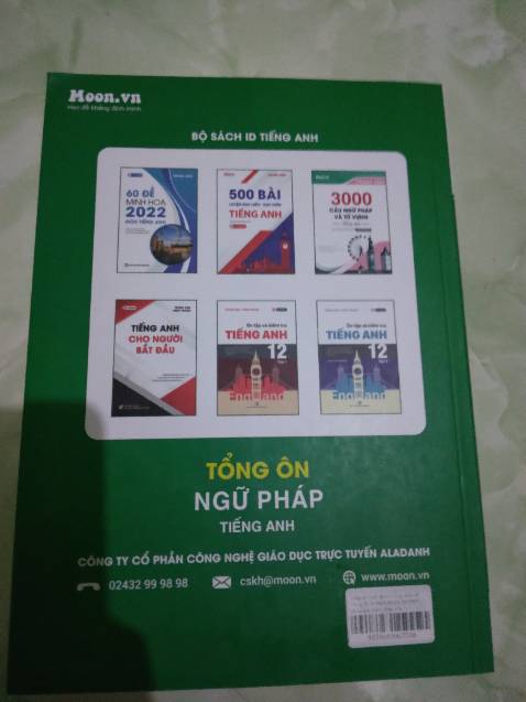 lần đầu mua của shop rất chi là OK nha, sách chính hãng đàng hoàng. Nhưng mà e góp ý một xíu là shop nên gói thêm một lớp chống sốc nữa. Cũng may giao tới ko sao chỉ hơi nhăn ở một góc nên bỏ qua, sách dày lắm, in chữ rõ ràng, trả id cũng đơn giản nên mua nhen