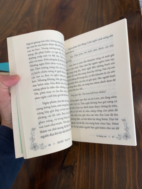 Tập truyện ngắn này của Thạch Lam ko hay lắm, văn phong hơi nhàm. Ông chỉ thực sự thể hiện tốt cách hành văn tạo độ sau cho các mẫu truyện ở tập "Gió Lạnh Đầu Mùa"
