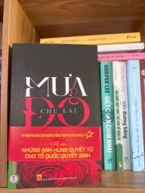 Sách xịn thơm 
Chữ rõ mực
Giao lâu nhưng chăm sóc khách hàng tốt
nhắn tin trả lời và hối hàng
có cho thêm bánh làm quà