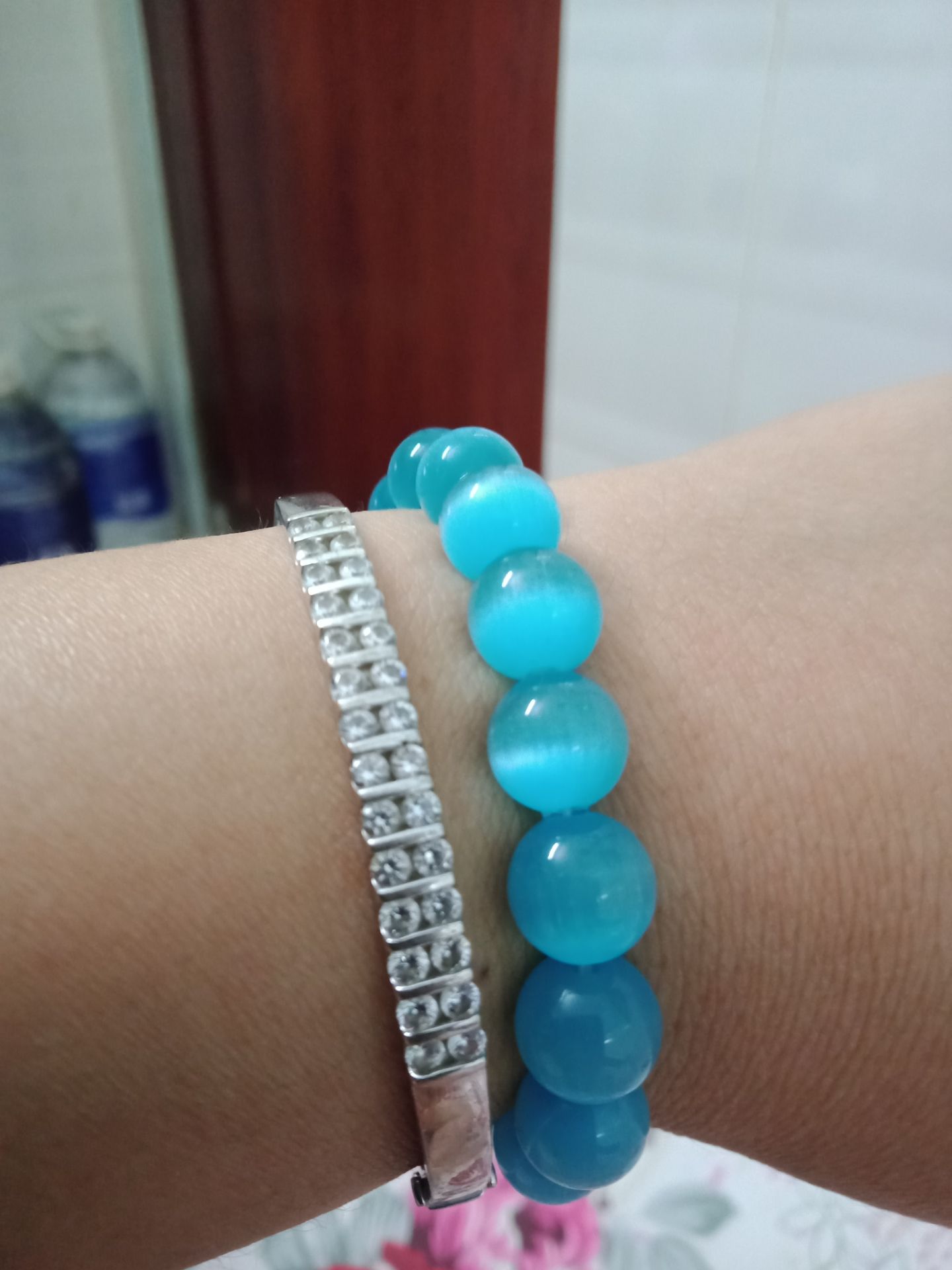 Tôi rất hài lòng . Vòng tay đẹp. Tôi rất ưng ý . Cảm ơn Tiki .Vừa mới đặt hàng đã giao ngay . Nhân viên Tổng đai rất nhiệt tình và thân thiện. Nhân viên giao hàng vui vẻ .