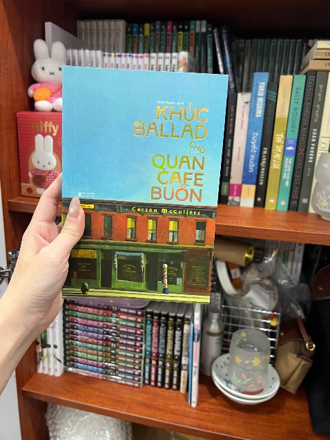 giá sách tiki được ưu đãi nên mình thích lắm giao hàng nhanh đóng gói ok đọc thử cuốn này trước khi mua cuốn trái tim là thợ săn cô đơn