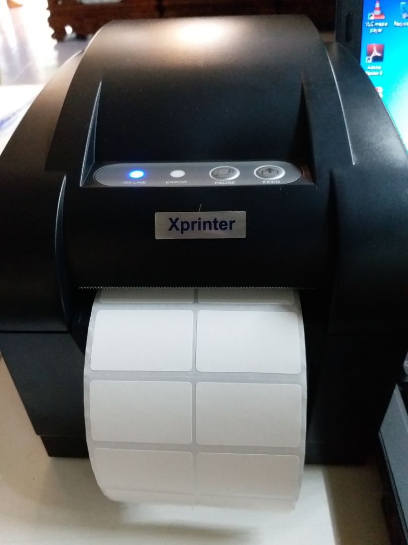 nhờ shop hổ trợ dùm .mình mua máy nay đã gần một tuần mà vẫn kg sử dụng được máy kết nói với máy tính kg được