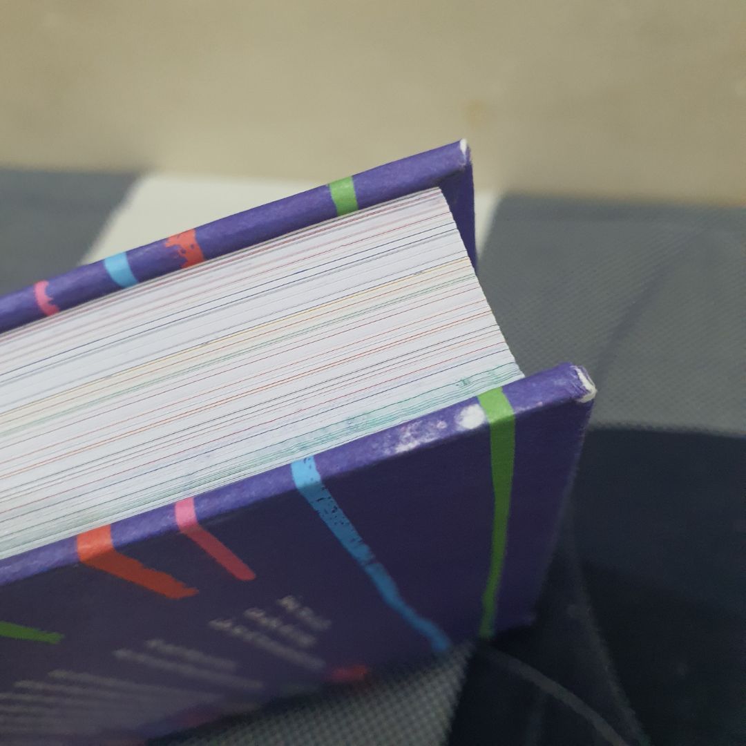 Giao hàng nhanh. Tuy nhiên sách bên trong nên được bao bọc 1 lớp giấy hay nilon mỏng  hoặc điều chỉ kích thước thùng vừa với sách, hoặc thêm foam tránh sách bị di chuyển bên trong khi giao hàng. Các đầu sách bị trầy khi nhận được.