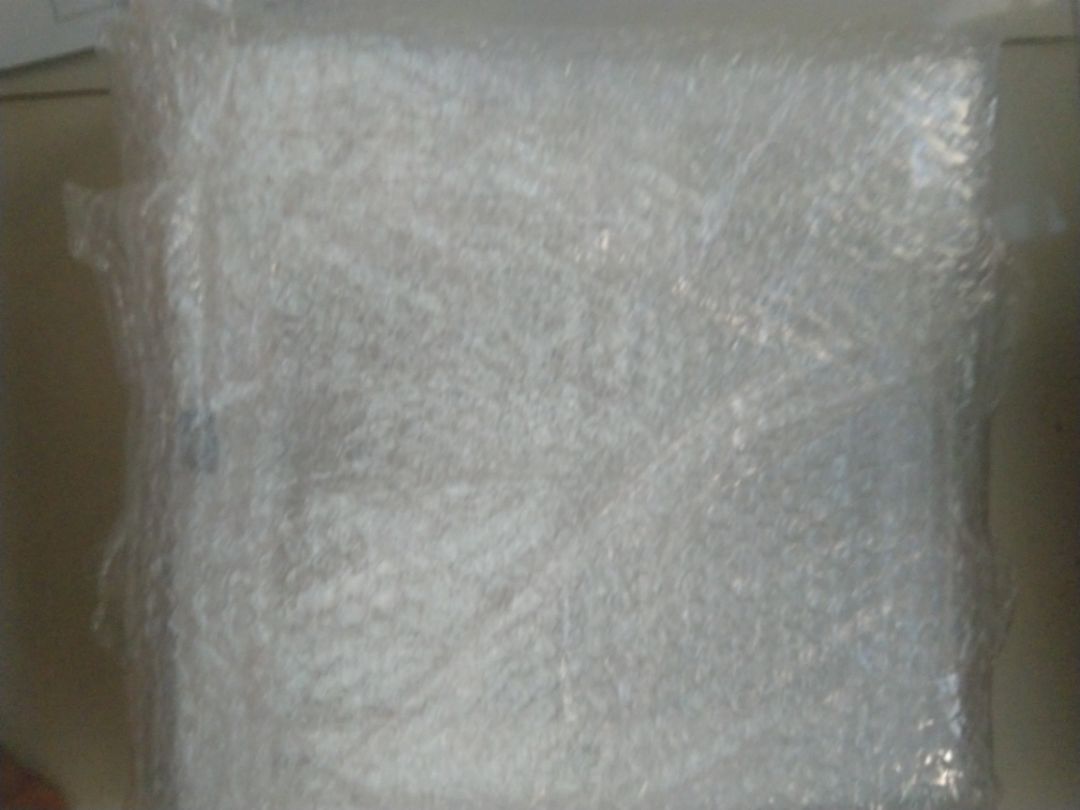 Đóng gói kín mít luôn. Nhìn cân đẹp đẽ lắm. Xài tốt. Mới nhận hàng hôm nay nên không biết có bền không.