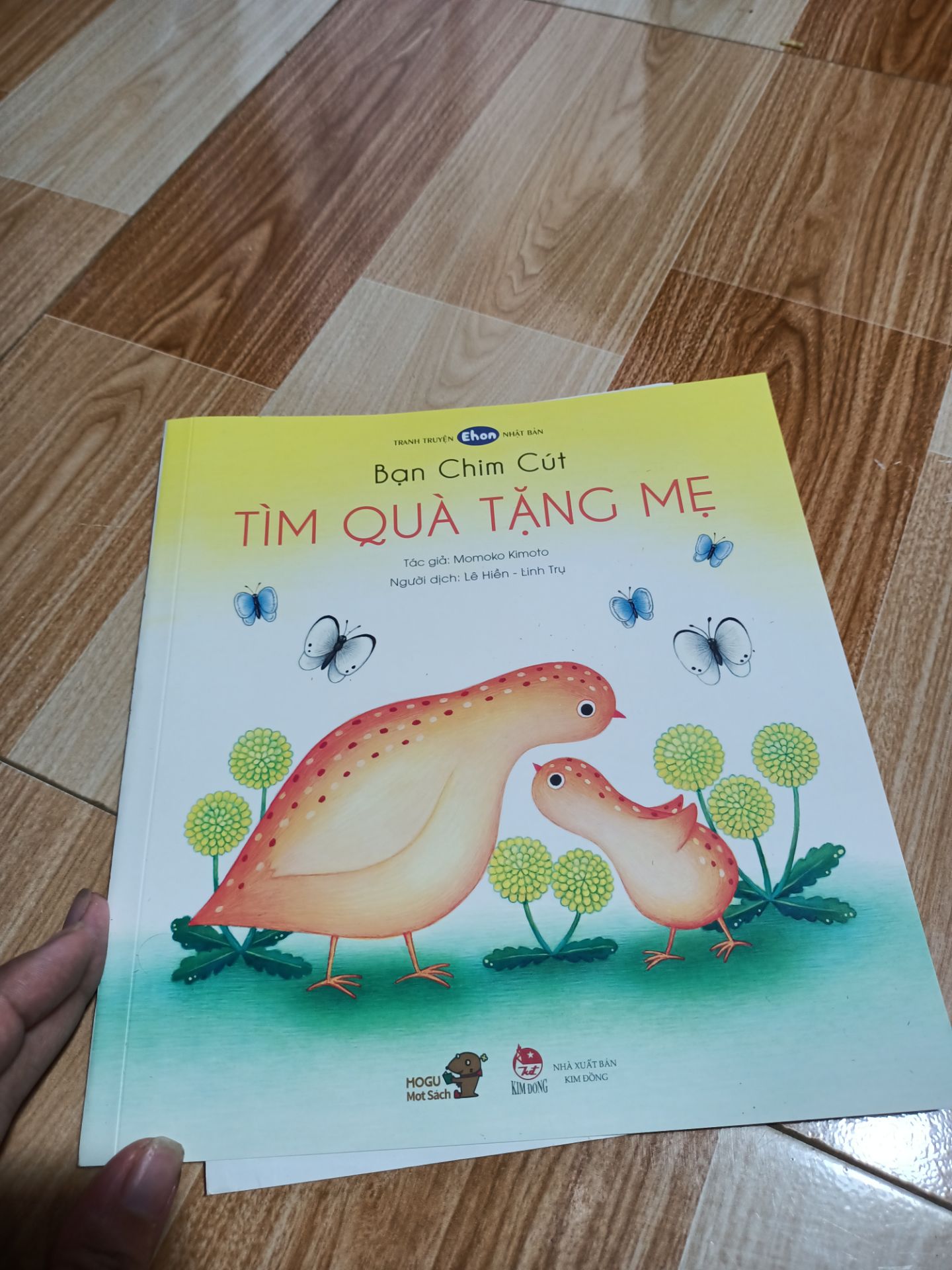 mua sale 10k
sách màu dày , đẹp
bé hợp tác tốt
nội dung dễ hiểu
đọc qua một lần là nhớ khá nhiều, hơn 80% nội dung