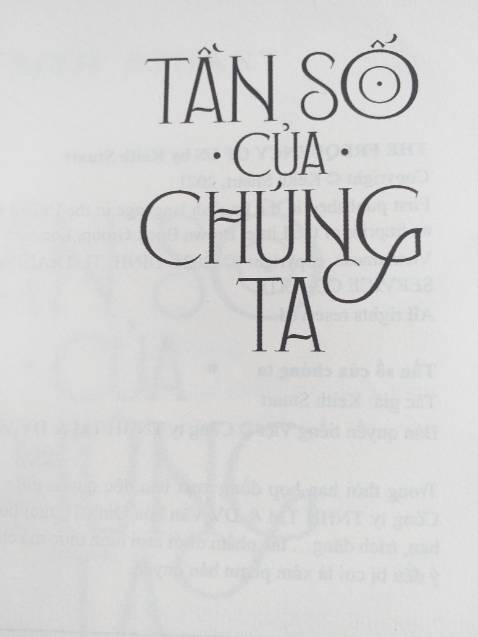 Sách mới, thơm. Không bị méo hay dập sách gì hết. Giao hàng nhanh trong 2 ngày là tới. Hôm mình mua sale 40% nên vui lắm. Dạo này cuốn này đang hot được nhiều người review quá nên cũng mua về để đọc. Sau khi đọc xong nhất định sẽ có review🔥