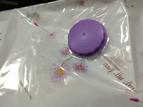 Giao hàng nhanh, họa tiết đẹp, chỗ thoát khí và miệng túi chặt chẽ, chưa sử dụng nên không đánh giá chất luợng và hiệu quả sử dụng, tuy nhiên điểm trừ khi mở gói hàng, sau khi bóc lớp Nilon bên ngoài, miệng túi đựng bơm và đồ bên trong đã bị rách sẵn 1 đường nhỏ và được quấn băng dính lại.