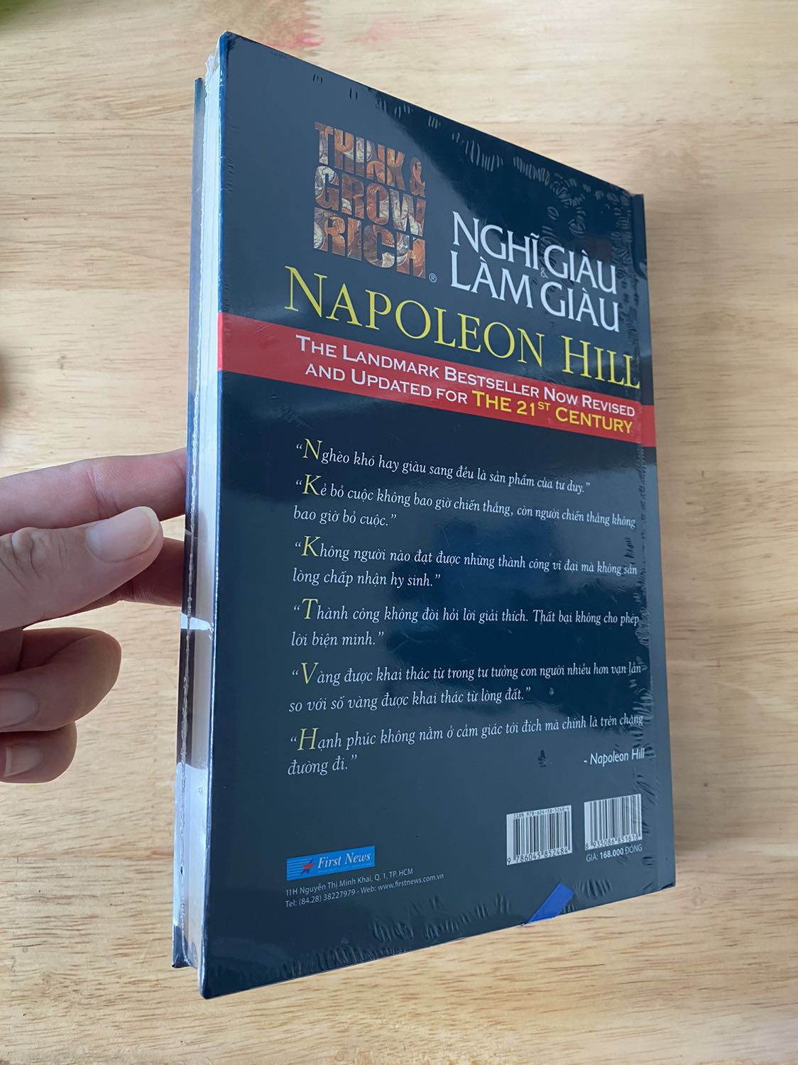 Sách đẹp hàng chính hãng in rõ ràng, bìa cứng cầm rất thích và chắc chắc. 

First News là đơn vị được mua bản quyền Think and Grow Rich duy nhất tại Việt Nam

chứ không phải của Thái Hà Books là “Think and Grow Rich – 13 Nguyên tắc nghĩ giàu làm giàu” nhé các bạn.
