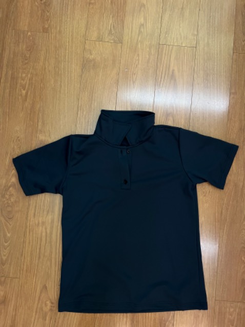 Đặt hàng áo dài tay, shop lại giao áo ngắn tay. Hỏi shop thì shop không trả lời. Đặt hàng áo dài tay, shop lại giao áo ngắn tay. Hỏi shop thì shop không trả lời.