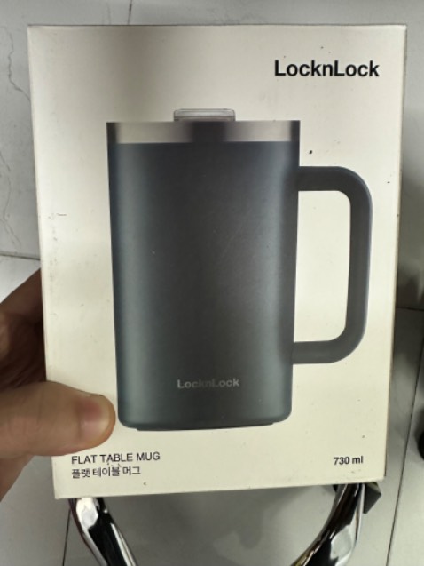 Đẹp, giữ nhiệt tốt. Điểm trừ là nắp đậy thiết kế hở, nếu biết trước tôi sẽ ko mua loại này. Thích nắp dậy kín để thuận tiẹn mang đi xa