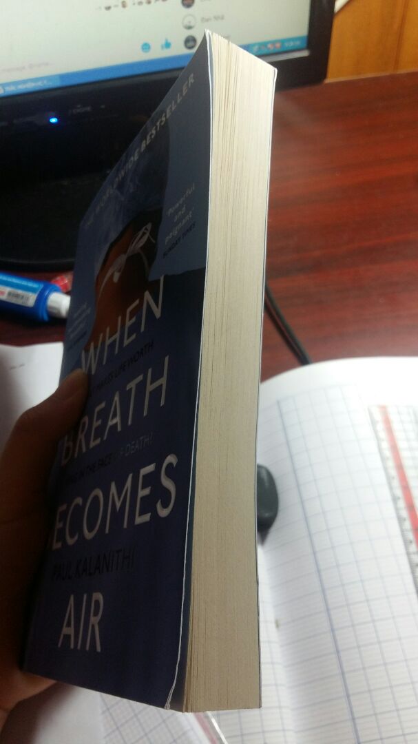 Mua cuốn sách tận hơn 200k mà lúc nhận hàng cực kì kh hài lòng. Sách bị quăn góc, đã vậy còn có bụi, đóng gói không cẩn thận. Chất giấy màu nâu không biết có phải hàng thật hay không nữa. Mong nhận được phản hồi của Tiki về việc đổi trả sách.