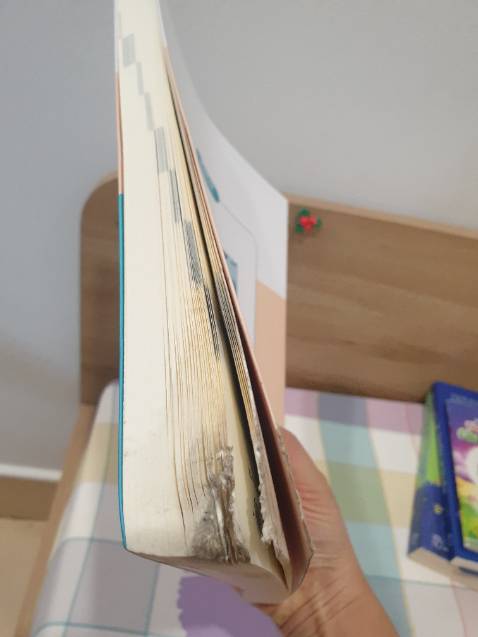 Lần đầu nhận sách bị hư gáy, báo tiki và đã được đổi sách. Thanks.