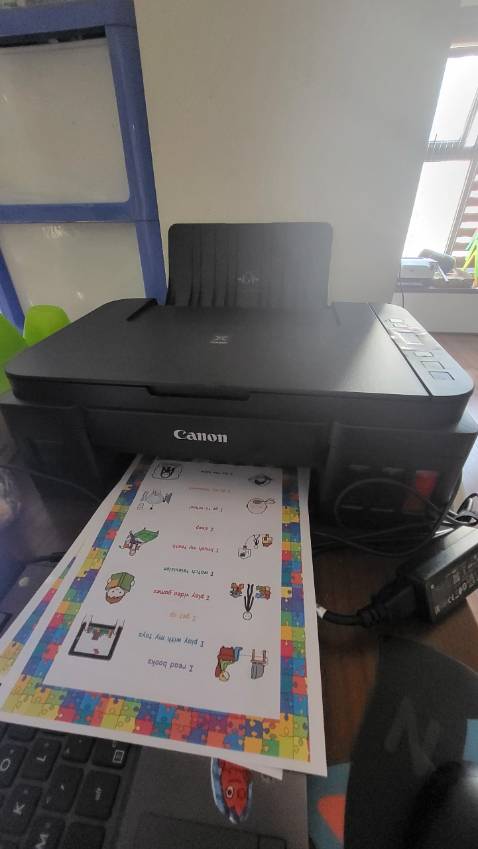 Đặt hàng và máy in về cái vèo sau 3 tiếng, giao siêu nhanh.
Bước đầu mình lắp đặt xong và in thử thấy okay, hi vọng máy dùng sẽ ngon lành.