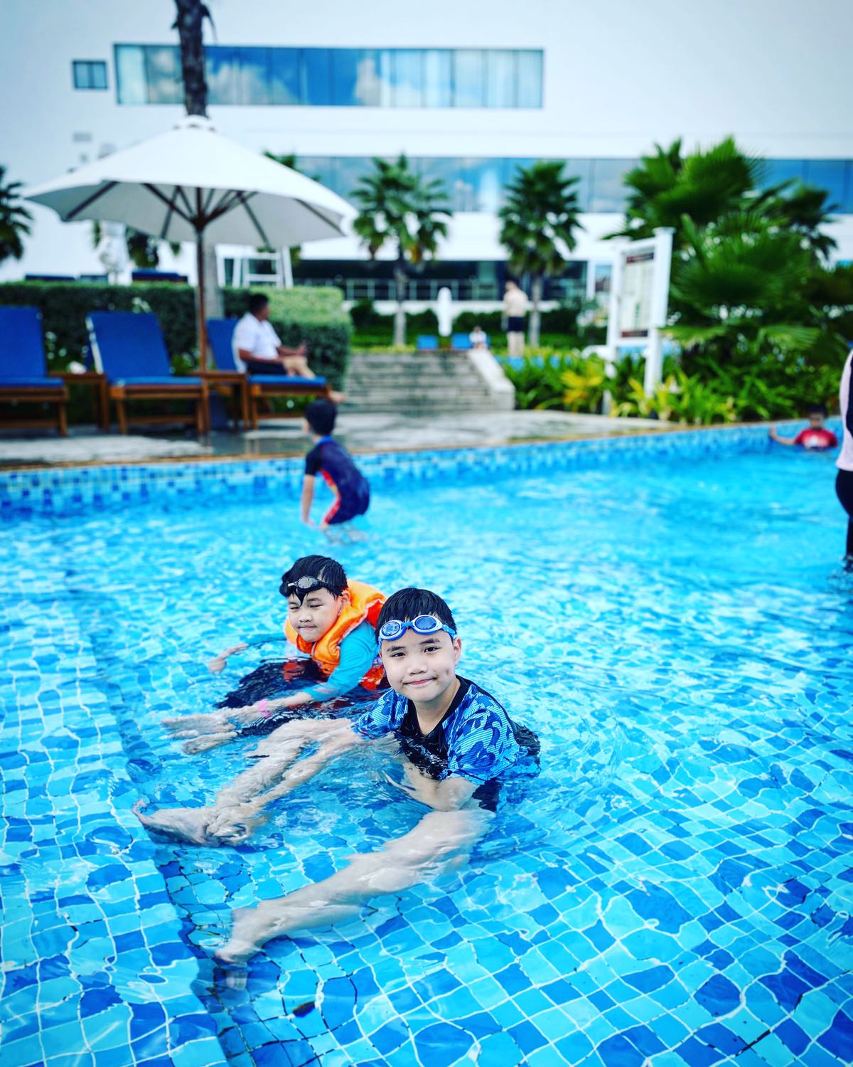 Hàng đẹp chất dày dặn, mặc rất dễ chịu. Nên mua nhé mọi người. Sẽ tiếp tục ủng hộ shop.