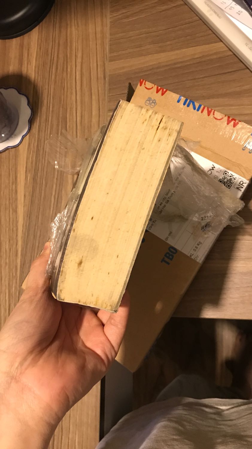 Sách cũ! Quá tệ! Mình yêu cầu trả lại sản phẩm! Thật không tin được