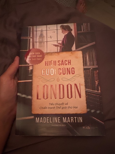 Tình yêu với thể loại tiểu thuyết kinh điển được hình thành từ khi mình đọc cuốn sách này. Rất nên mua nhé mn