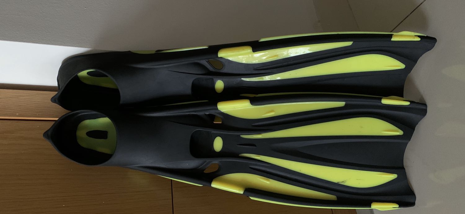 Đẹp, chắc chắn. Con trai tôi rất hài lòng và dùng hầu như mỗi ngày. Cảm ơn shop.