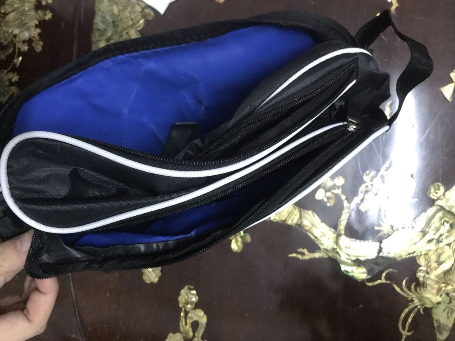 Túi nhìn hơi nhỏ. Chất lượng cũng khá ổn, so với giá sale.