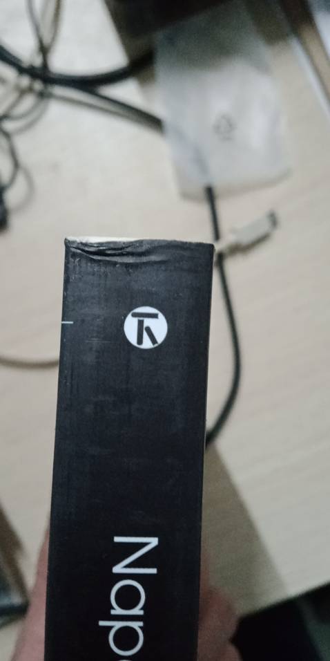 Sách như sách cũ, cảm thấy bán sách mà không trân trọng sách và khách hàng.