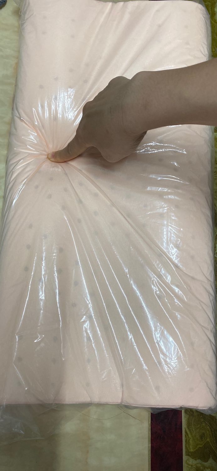 Mỏng te, không giống hình trên mạng
đóng gói nhìn rất cheap. Ko có bao bì thương hiệu