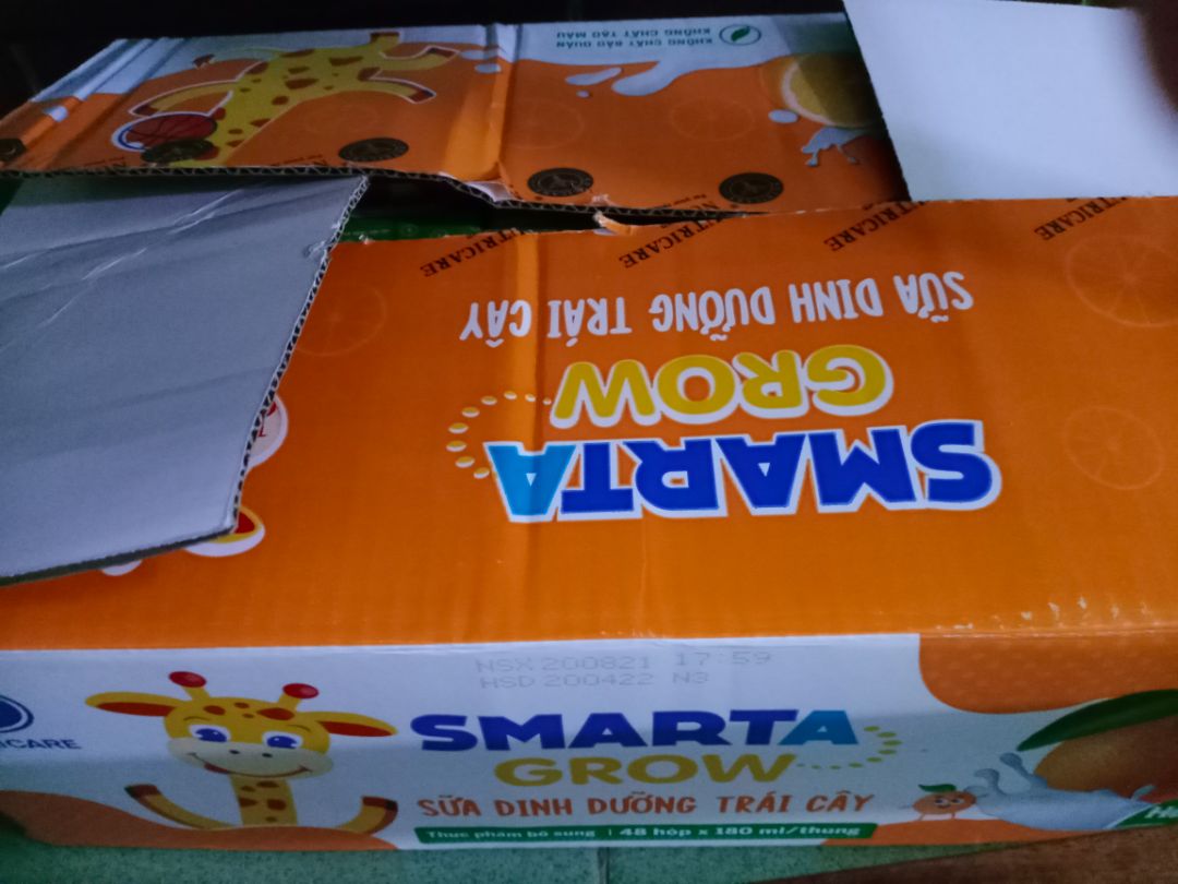 sữa chất rất ngon. mùi vị y chang yomost. bé nhà m cực thích mùi vị cam so với hương dâu, chuối. bé uống tù lì luôn 2 hũ..date dài. tks shop nhé. ❤️❤️