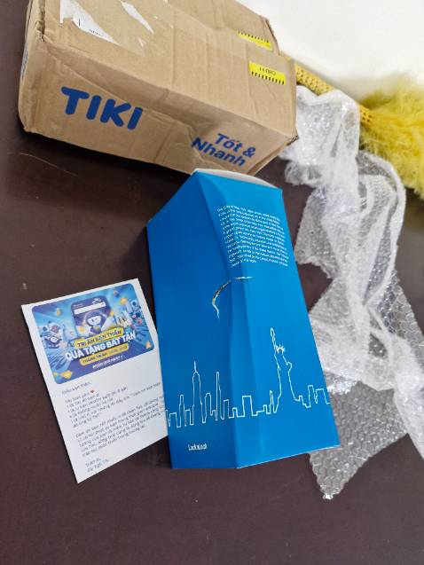 Bình rất đẹp. Hộp đóng gói có túi chống xốc nhưng vẫn bị bể, hên là cái bình ko bị trầy xước gì