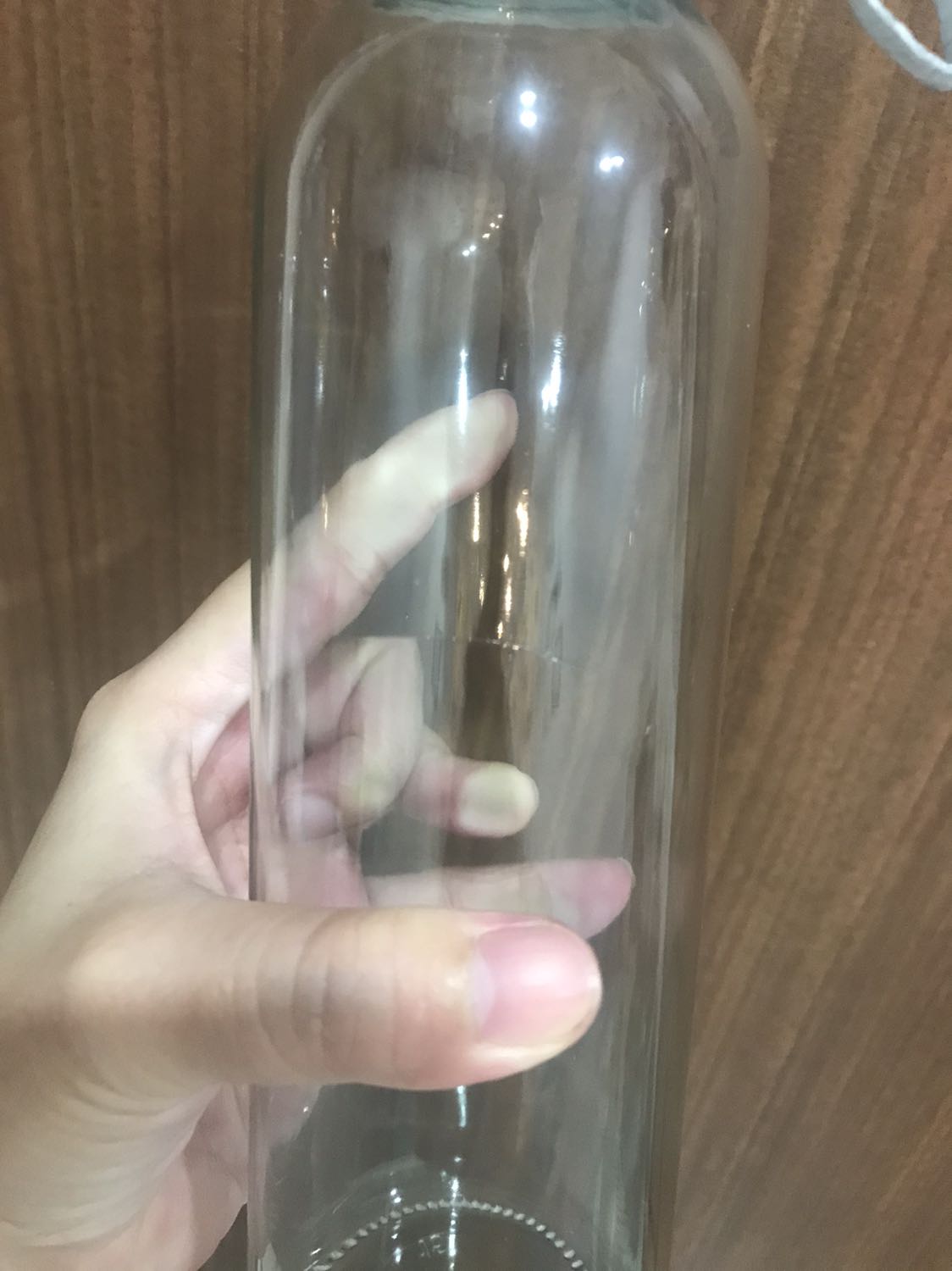 Mua set 5 chai mà đóng gói khá lỏng lẻo nên đã bể 2 chai, 3 chai còn lại xài được, không biết có bắt đền được không nữa, hơi không vui