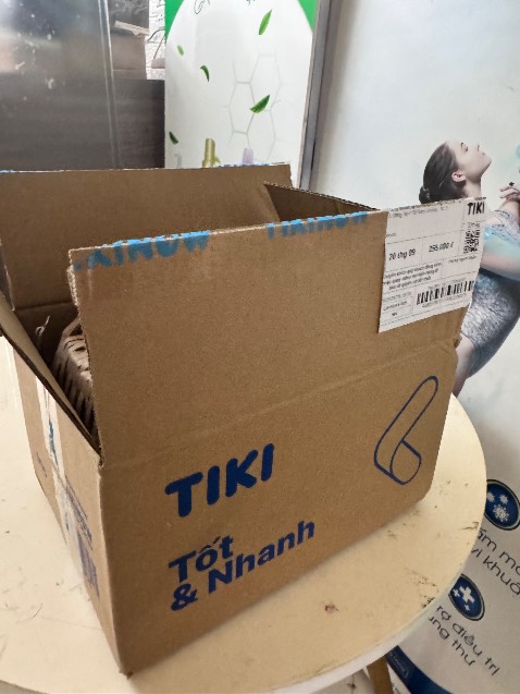 Tiki đóng gói quá ưng luôn. Lần nào cũng hộp gọn gàng đẹp, giá cao hơn xíu nhưng dịch vụ và chất lượng tốt thì vẫn nên mua mọi người ạ