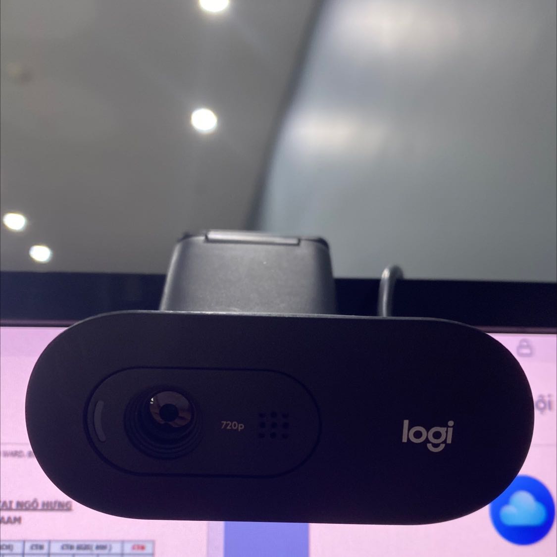 Camera xài ok. Hàng như hình, chính hãng.