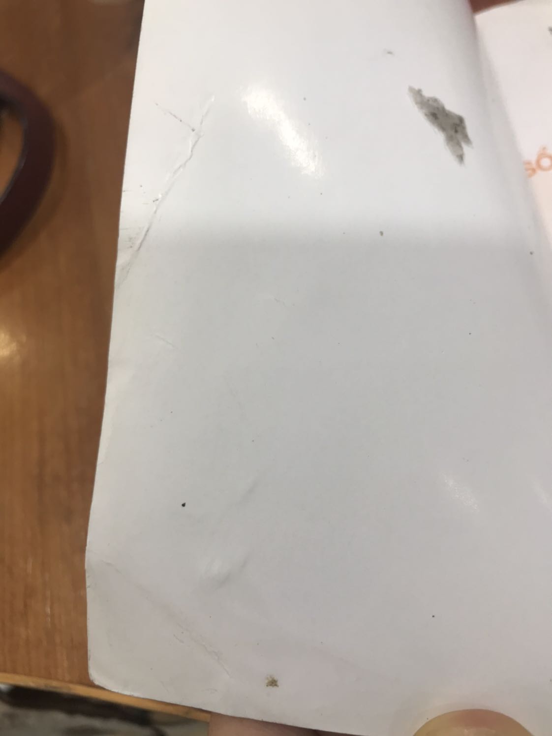 Mình mua hàng tiki khá nhiều nhưng đây là lần không hài lòng nhất. Sách nhận cũ, bẩn. Ko hiểu bạn sắp hàng nghĩ gì khi chọn quyển này