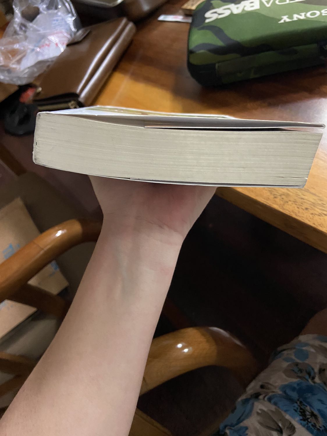 Không có bọc ngoài nên cũng có tí vấn đề nho nhỏ nhưng không đáng kể mấy.